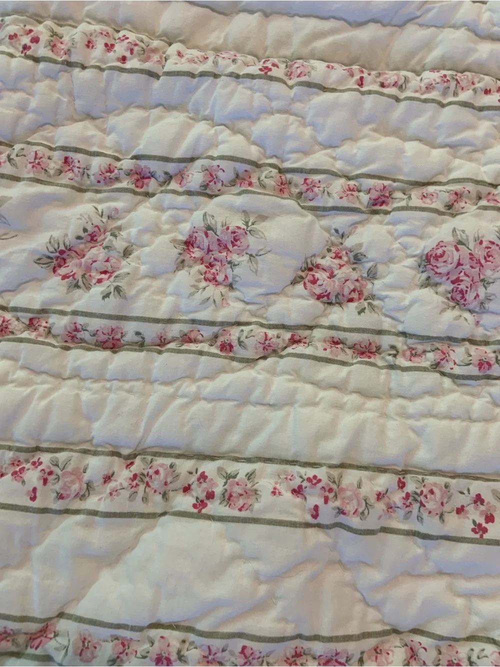 Light Pink Floral Stripe Quilt - Home Bedding. Shabby Chic 87x110
